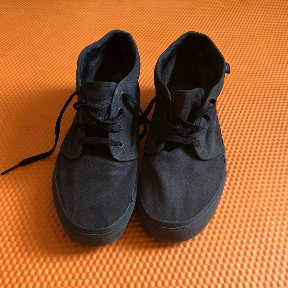 Classic Chukka Mid Vans